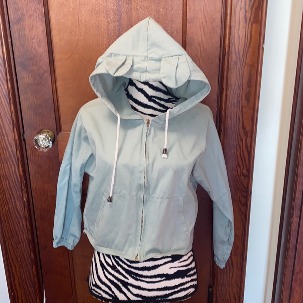 Green full zip cropped hoodie with ears size medium